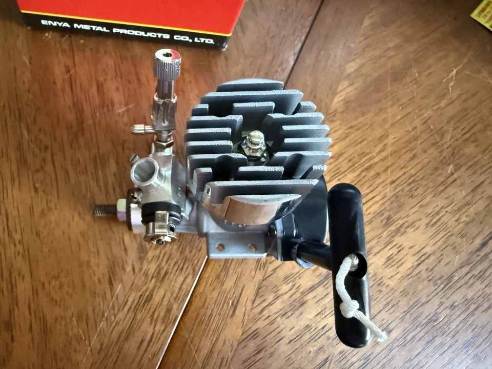 enya engine 11-Cx CT 1.8cc Car Model Engine Vintage! - Image 3 of 4