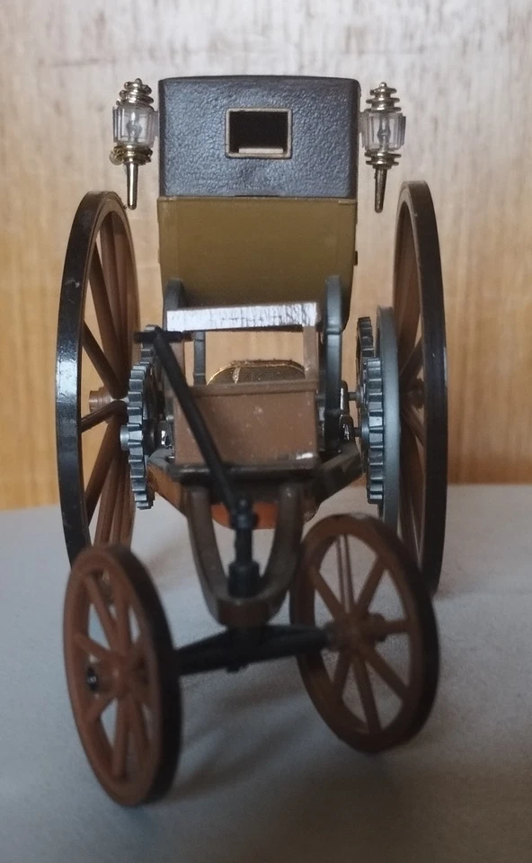 Véhicule à vapeur ancien modéle 1803 de la marque Trevithick - Photo 1/3