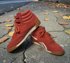 Women's Reebok Freestyle High Top Rare Coral Orange Suede Size 9 Two Strap