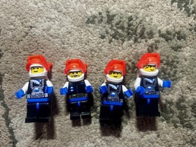 LEGO Ice Planet 2002 Lot 6814 6834 6879 6898 &ndash; VINTAGE Figures & Instructions