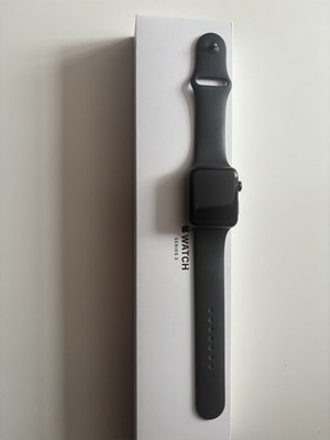 Apple Watch Series 3 42mm Space Grau Sportband Sehr Guter Zustand