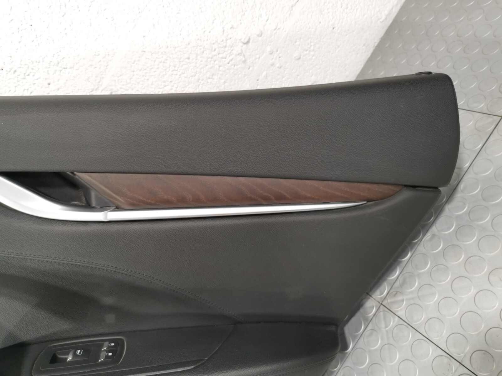 MASERATI Levante 3.0L AWD 2019 Rear Right Side Door Panel Trim 3077621 OEM