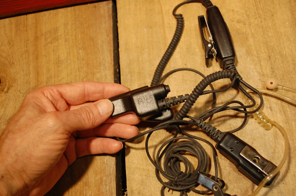 ARC T22045 2-Wire Surveillance Headset Kit for Motorola XTS Series 2-Way Radios - Image 4 of 4