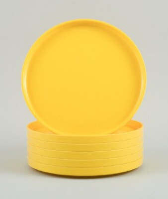 Massimo Vignelli für Heller, Italien. Ein Set mit 6 Tellern in gelbem Melamin.