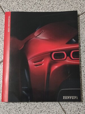 Libro FERRARI YEARBOOK 2019 con inserto Gedi gruppo