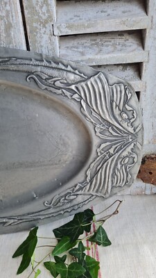 ASSIETTE DE PRÉSENTATION en étain repousse art déco EUR 14,99 - FR