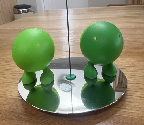 Alessi Lilliput Lime Green Guys Magnetic Salt and Pepper Cruet Set - Picture 1 of 6