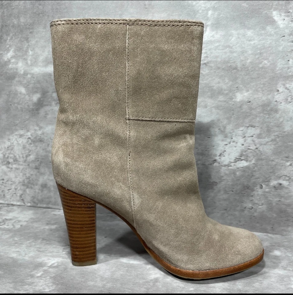 Botas Coach "Tamsin" para mujer talla 8 B beige gamuza borla lateral 4" tacón tirar Foto 2 de 4