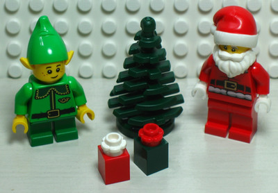 LEGO  Christmas Holiday Santa Elf Presents & Dark Green Tree Minifigure Scene #6