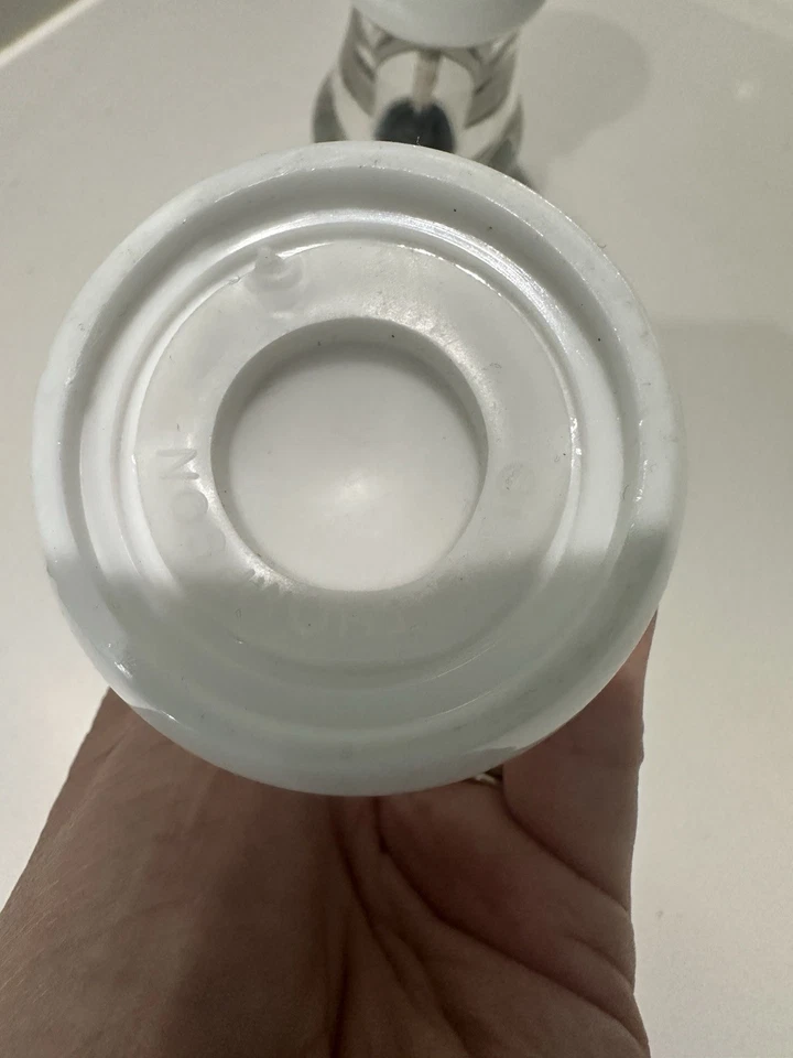 Molinillo de pimienta y salero Olde Thompson transparente lucite y blanco Foto 4 de 4