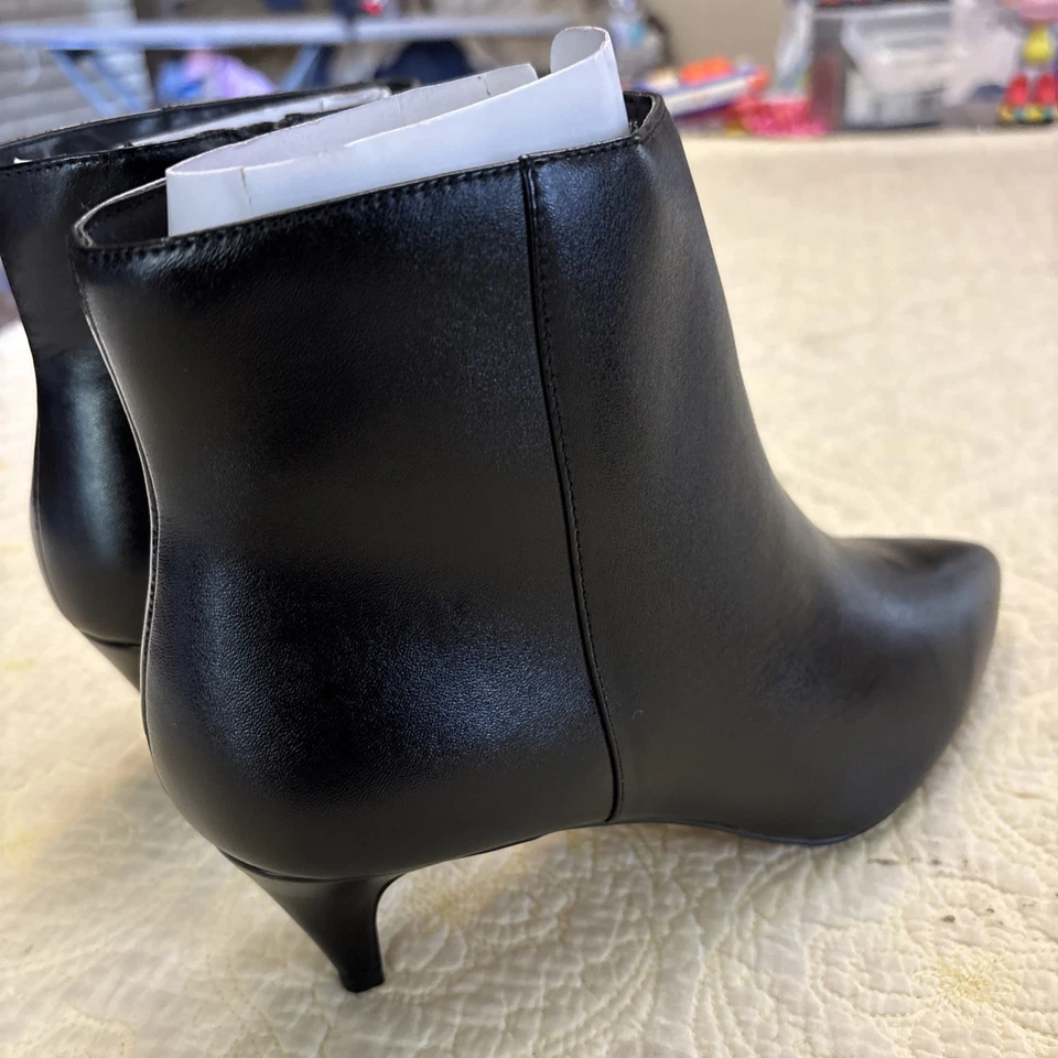 Nuevo con etiquetas Botín de Tacón Banana Republic Cuero Sintético Negro Cremallera Talla 9 Foto 4 de 4