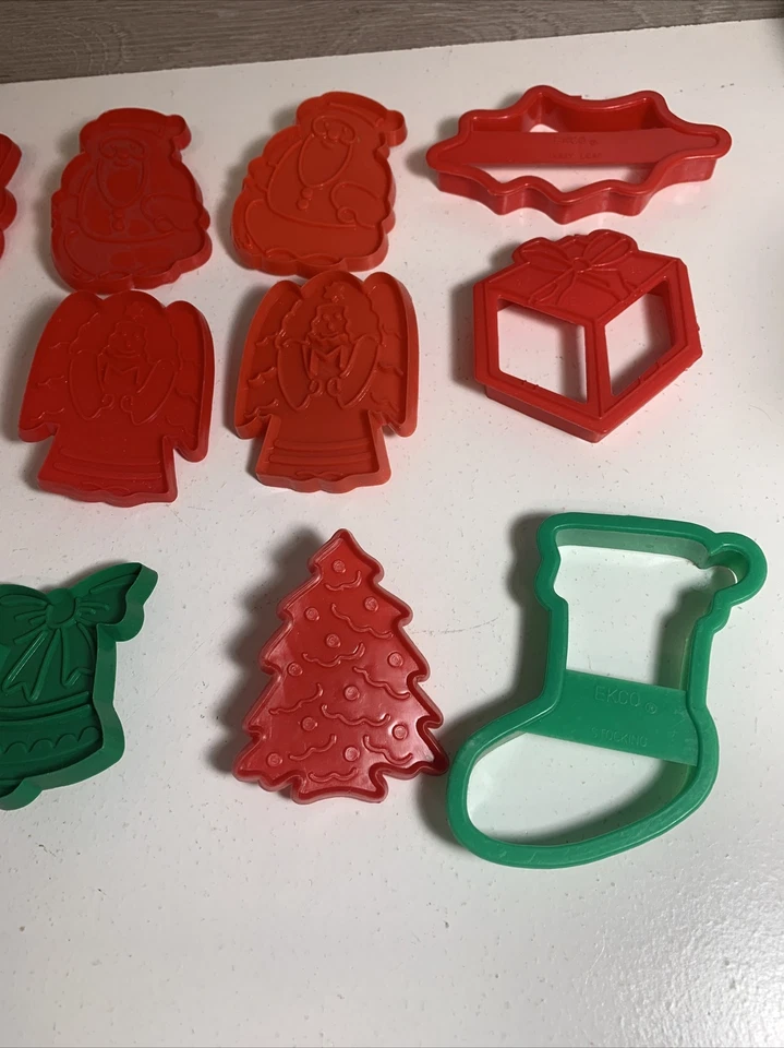 12-Vintage Holiday Cookie Cutter Lot Plastic Christmas EKCO Hutzler - Image 4 of 4