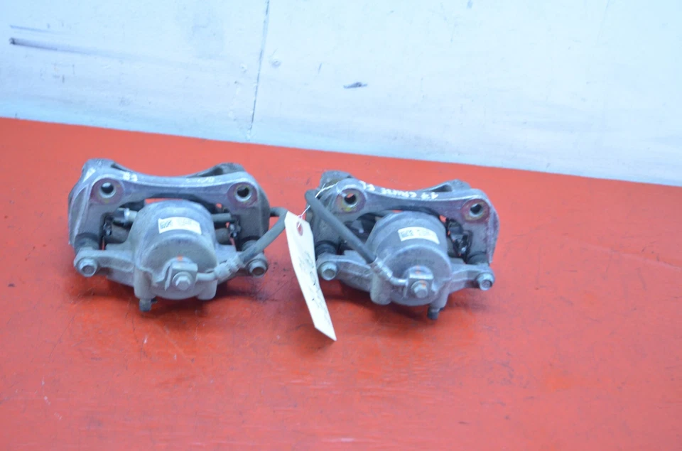 JUEGO DE PINZAS DE FRENO DELANTERAS DERECHA/IZQUIERDA CHEVROLET CRUZE 16-19 OEM Foto 2 de 4