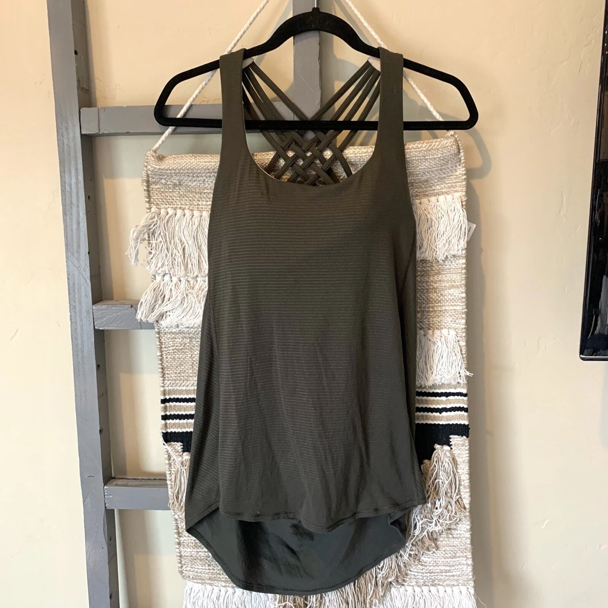 Lululemon Womens Dark Gray Built In Bra Criss Cross Pullover Tank