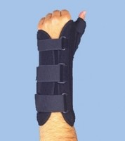 Maxar Wrist Splint With Fixed Thumb, Right, Medium, Right Hand. Free Delivery Maxar Wrist Splint With Fixed Thumb, Right, Medium, Right Hand. Free Delivery