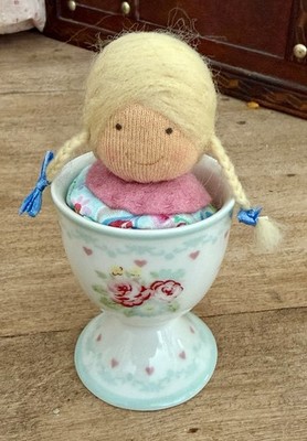 Greengate Eierbecher Abelone White | mit Püppchen,  Handgefertigt | wie Maileg