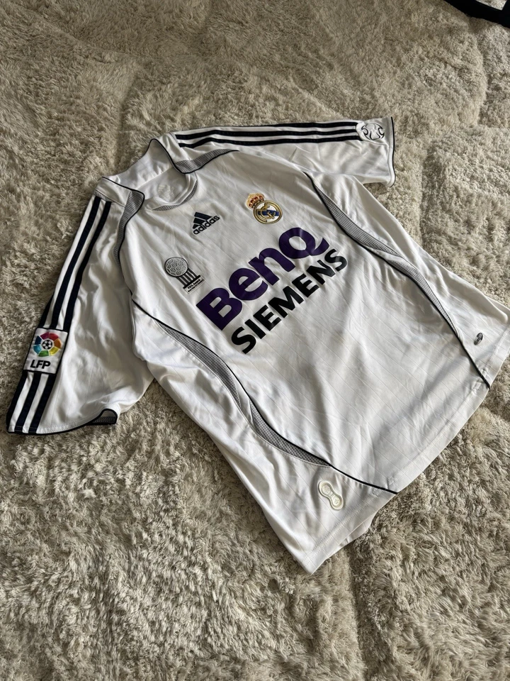 Real Madrid 2006/07 Home Soccer Jersey Player Fitting Size XL - Image 2 of 4