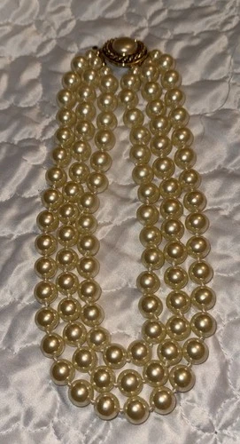 Vintage Carolee 3-Strand Faux Pearl Necklace Gold Tone costume Jewelry 8.5”