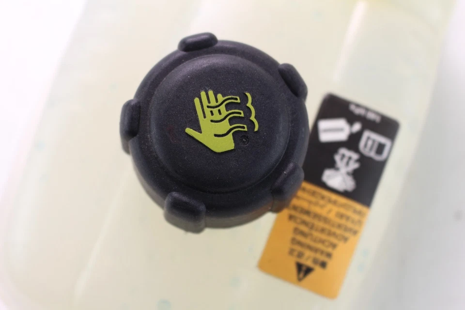 Nissan Sentra 2020-2025 depósito de botella de recuperación de refrigerante de 2,0 L OEM, 21710-6 LB0A Foto 2 de 4