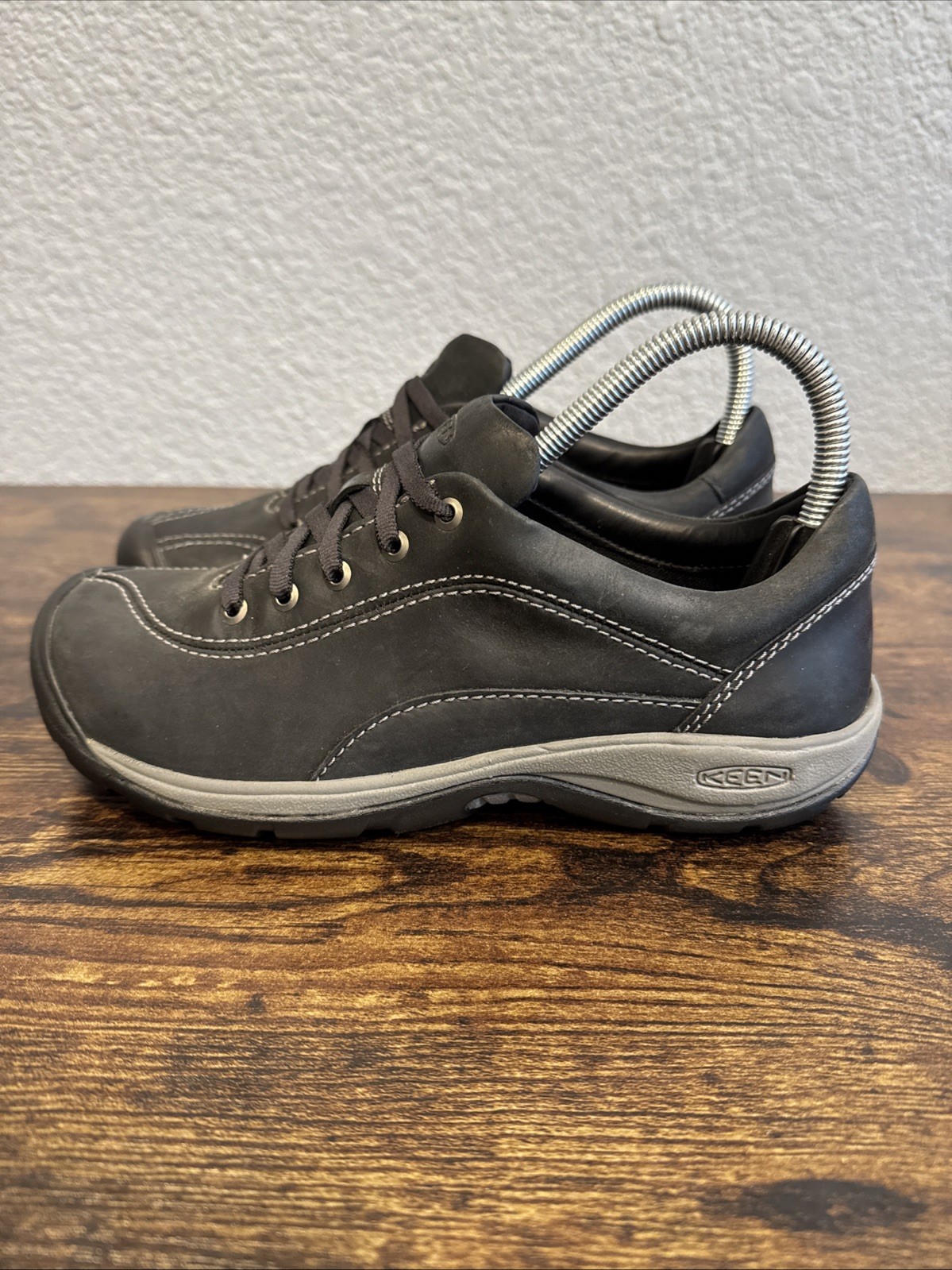 Scarpe da trekking Keen Presidio II 2 da donna taglia 7 in pelle Oxford nere 101834
