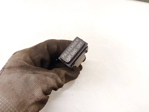 Passenger airbag on off switch