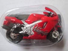 KAWASAKI NINJA ZX-7R  1-18 SCALE  MAISTO MOTORCYCLE MODEL WITH STAND