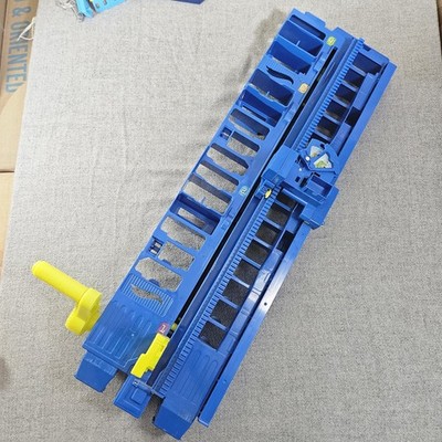 Hot Wheels City Ultimate Garage Robo T-Rex Replacement Crank Elevator Part Tower