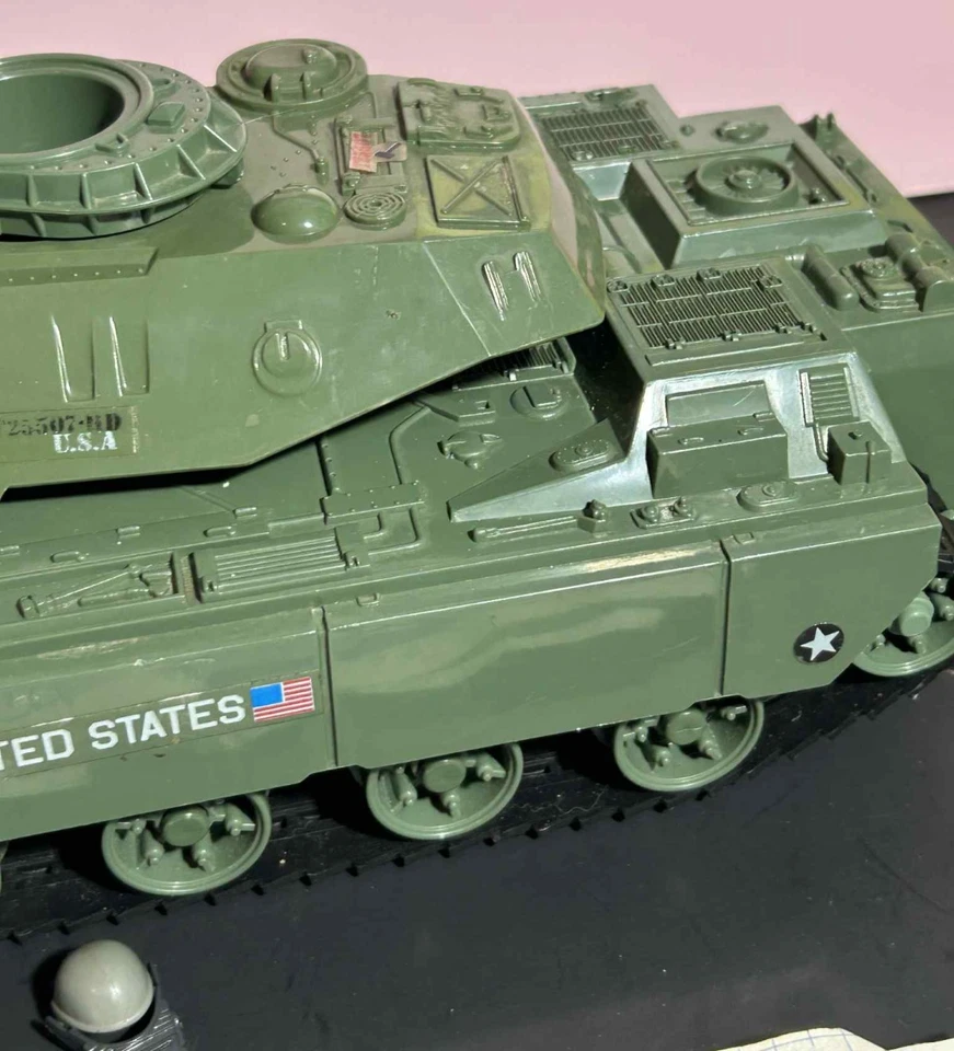 Gi Joe 1982 MOBAT Tank Complete & Works with Steeler Figure Awesome - Image 3 of 4