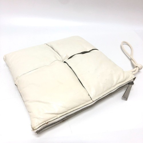BOTTEGA VENETA Paddet Maxi Intrecciato Clutch bag Leather White - Picture 2 of 14