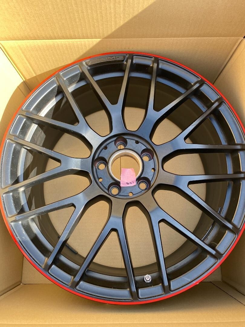 メルセデス 19インチ AMGホイール 中古4本 C63S A45 ミニクーパー 19-inch Mercedes-Benz AMG Wheels Set of 4 for C63S A45 Mini