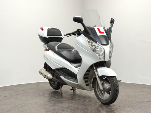 2011 Honda FES125 S-Wing ABS, 24k miles, CBT Learner Legal 125cc Scooter Project - Picture 2 of 24