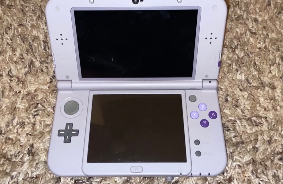 Nintendo New Nintendo 3DS XL SNES Edition Gray 4 GB Handheld Console