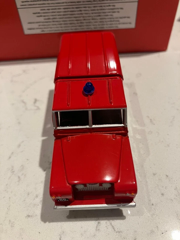 Corgi 07410 Land Rover Hampshire Fire Service Boxed, good condition - Image 3 of 3