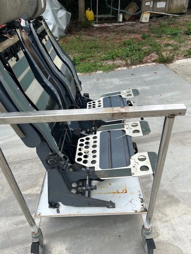 bombardier CRJ200  2 Pilot seats / flight simulator - Image 4 of 4