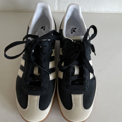 Adidas Samba Black/White Low Top Lace-Up Women s Athletic Sneakers Rubber Sole