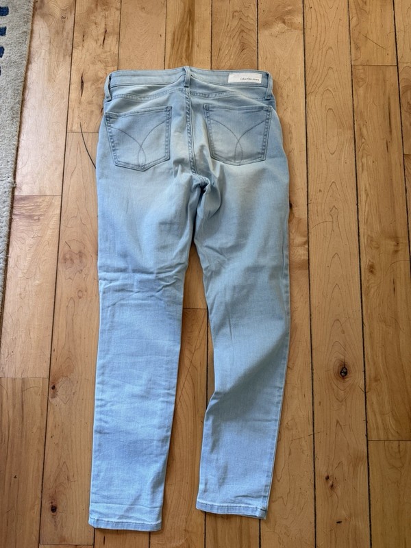 NWOT Calvin Klein Skinny Ankle Faded Blue Size 6 Jeans