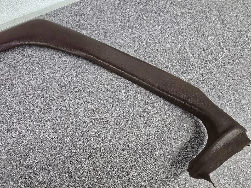 BONITO USADO ORIGINAL PORSCHE 928 VINILO MARRÓN PASAJEROS PUERTA VENTANA MOLDURA NLA Foto 2 de 4