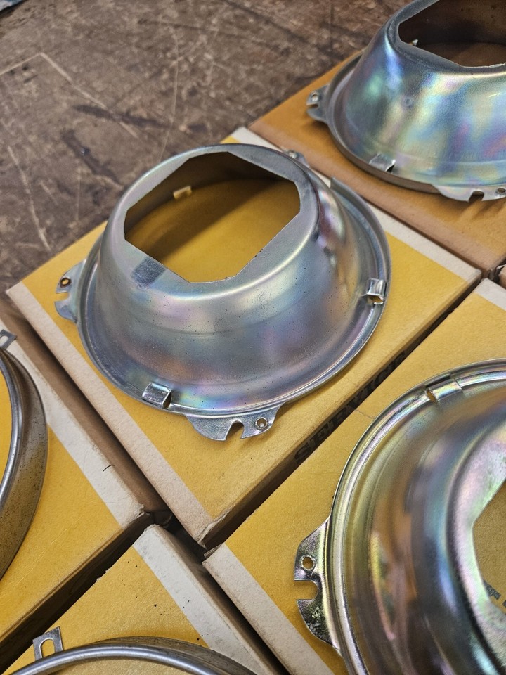 NOS GM 1964 1965 1966 1967 Corvette R/L Headlight Bulb Retaining Cup