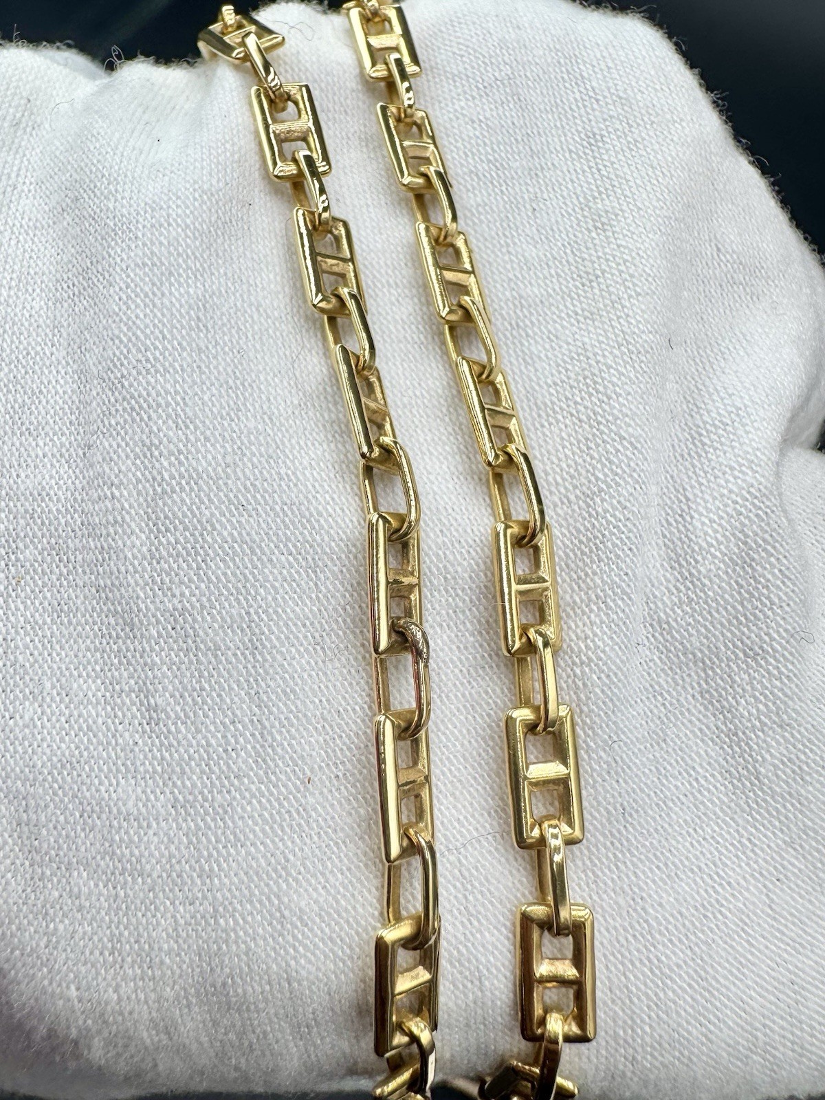 18kt YELLOW GOLD RECTANGULAR CABLE LINK  19" CHAIN - image 1