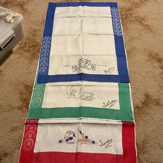 Vintage Linen Embroidered Friday Saturday Sunday Tea Towel (Read Descript)