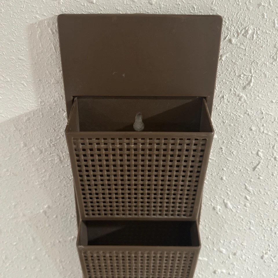 Organizador de correo colgante de plástico marrón retro vintage FESCO #6333 EE. UU. Foto 4 de 4