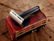 Gillette Bakelite Tech X1 1952 VTG DE Safety Razor