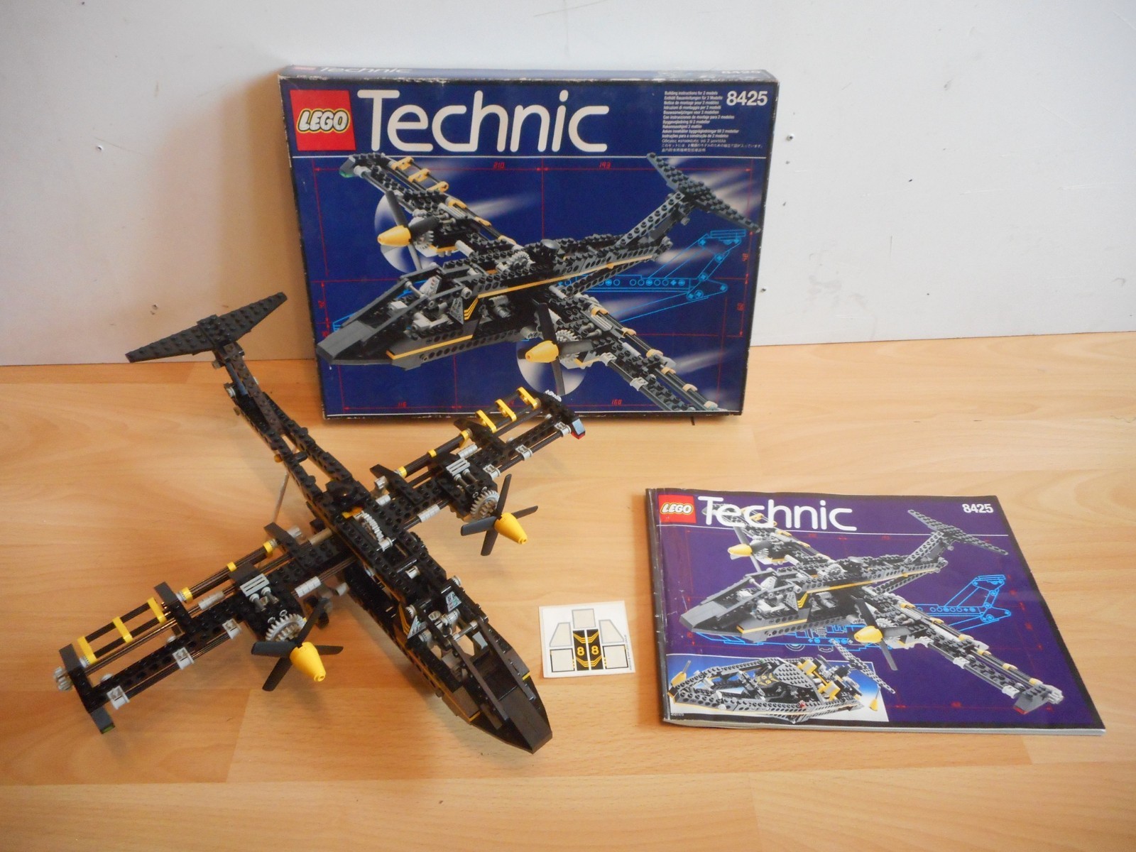 Lego Technic Black Hawk with Box (lego nr: 8425)