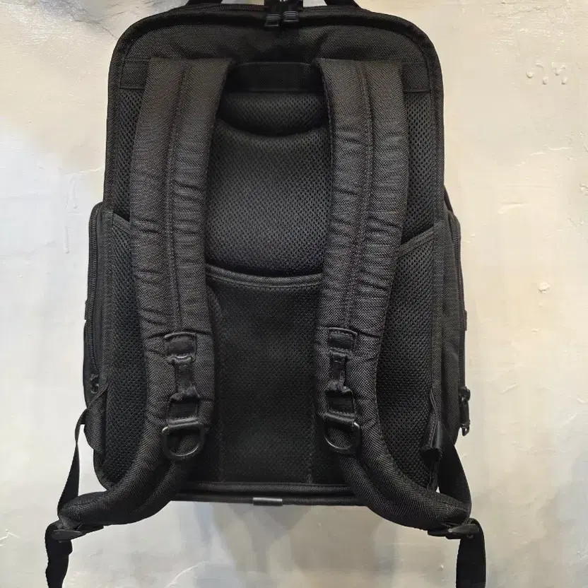 TUMI Alpha Backpack Briefcase - Excellent Conditi… - image 5