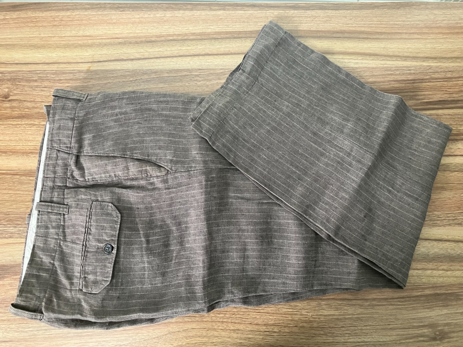 Banana Republic – Relaxed Fit – Men – 31 x 32 – Brown Striped Linen