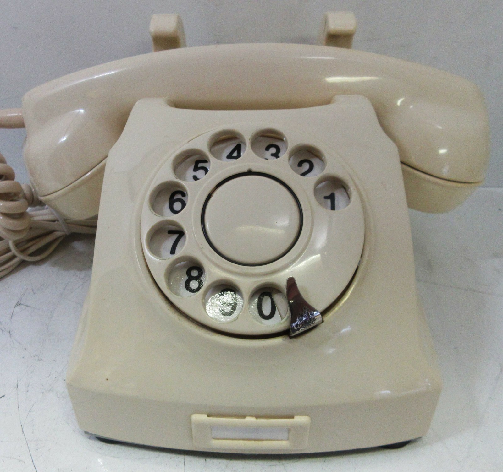 Norwegian Oslo Convertible Desk / Wall Telephone White Rotar