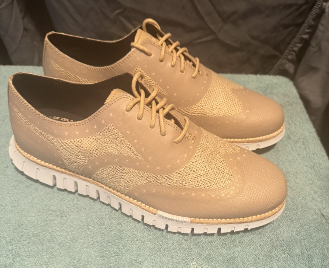Cole Haan Men display picture 1