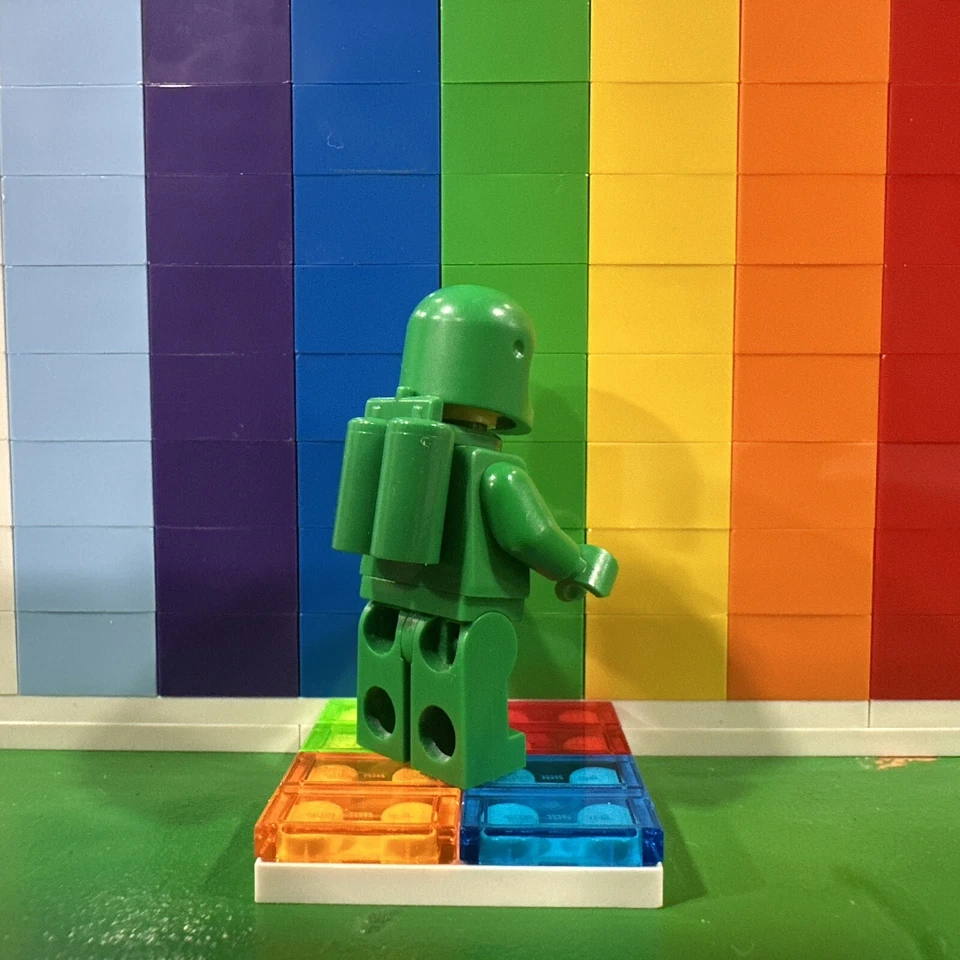 LEGO Classic Spaceman Green Minifigure W/ Surprise Accessory - Image 2 of 4