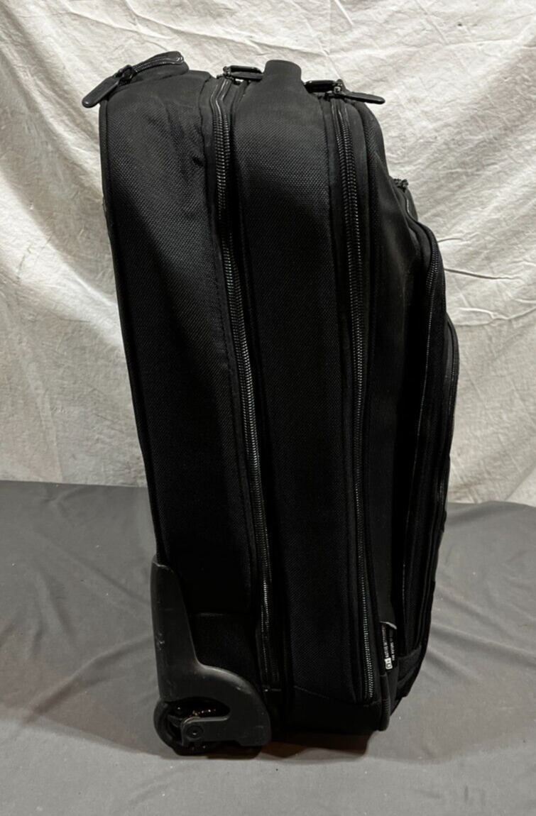 UDG Native Instruments Traktor S4 DJ Gear Trolley Bag Black