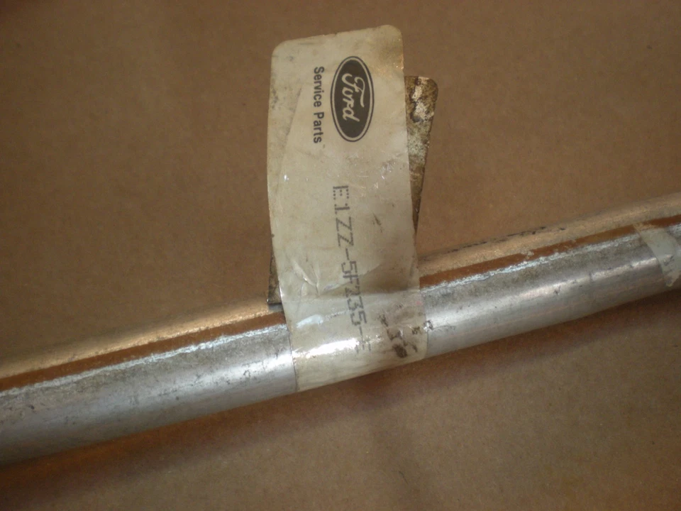 Tubo de aire convertidor delantero Ford Mustang 1981 1982 2,3 L 4 cilindros nuevo en stock Foto 2 de 2